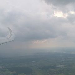Flugwegposition um 13:01:37: Aufgenommen in der Nähe von Neu-Ulm, Deutschland in 1421 Meter